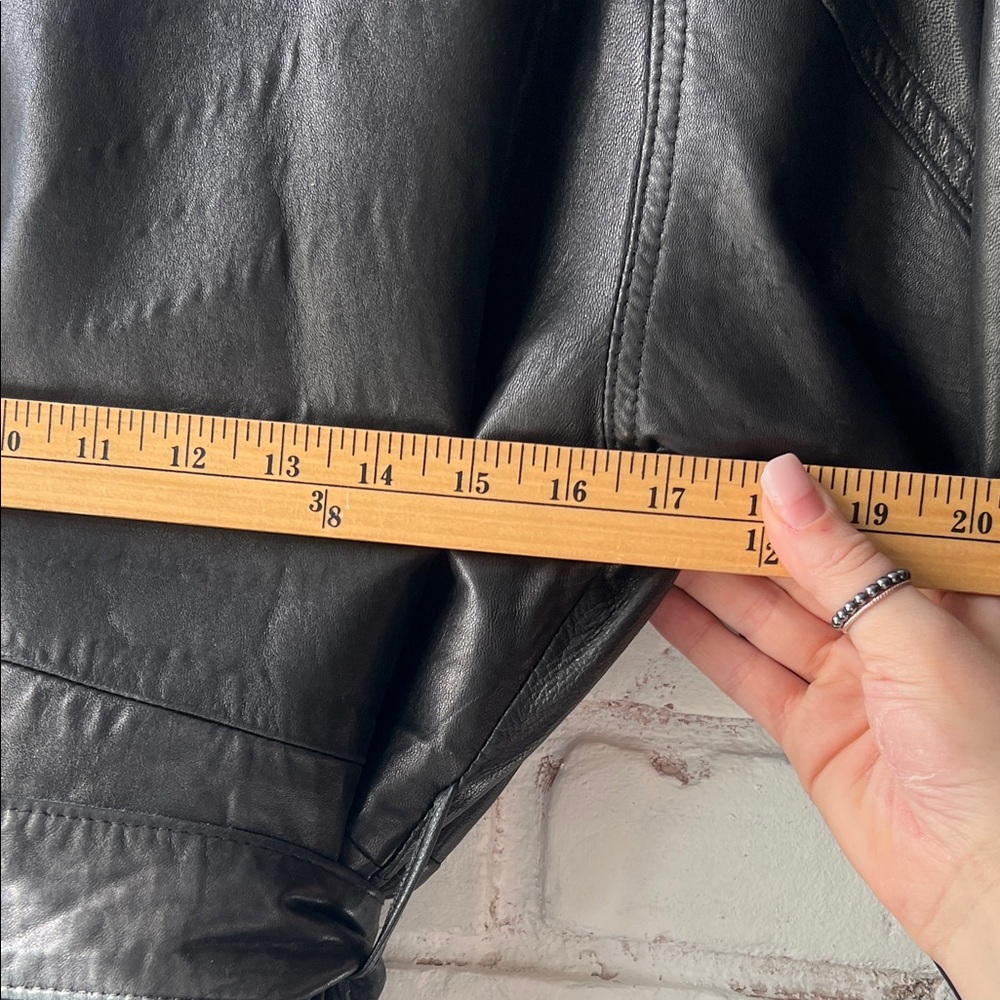 Vintage Black Leather Belted short trench Coat lightweight leather coat - Picture 16 of 16